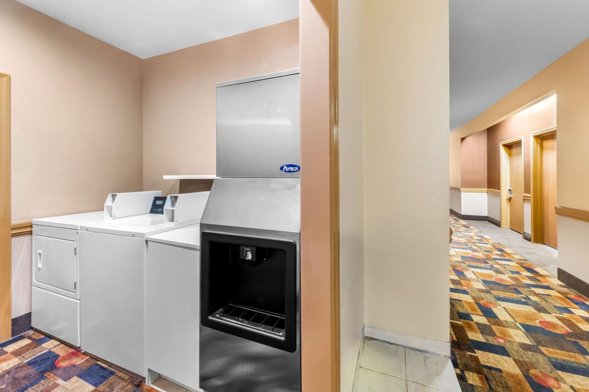 Hotel Express Inn&suites
