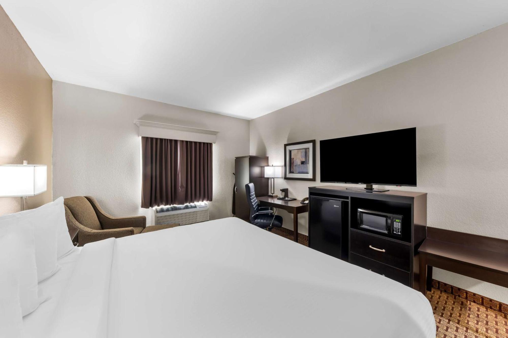 Hotel Express Inn&suites 2*